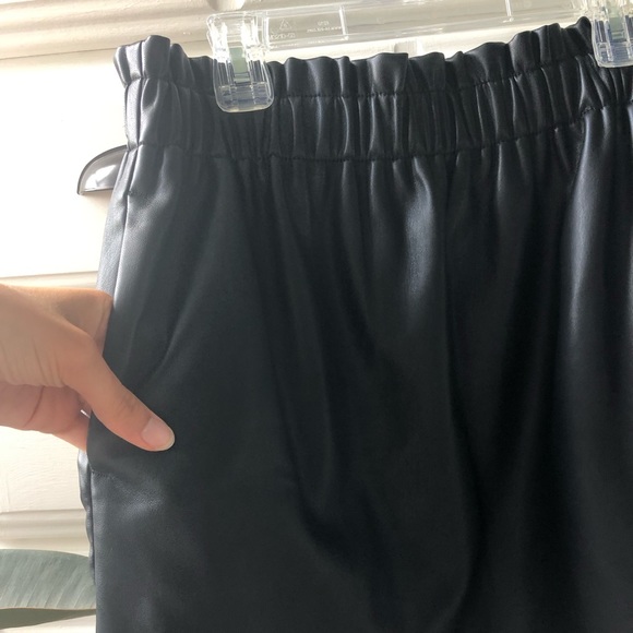 Faux leather skirt - Picture 2 of 3